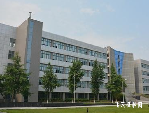 成都市新津区技工学校是高中还是大专