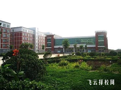 成都市宏德学校地址在哪里