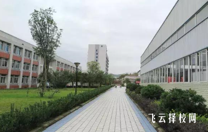 南充技师学院学费多少钱一年