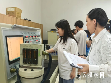 成都交通技校轨道管理工作环境舒适