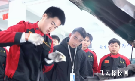 鹏程中等职业学校专业设置紧跟时代