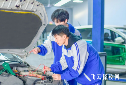 成都光华技工学校幼教汽修王牌专业